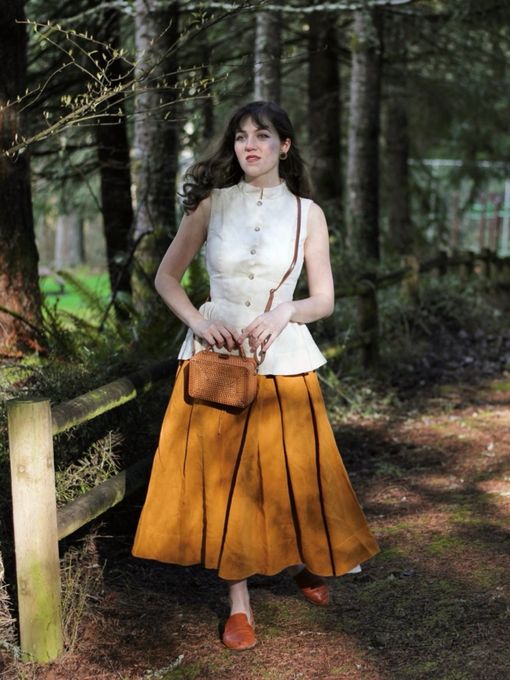 Son De Flor Peplum – Twill Linen Vest with Mandarin Collar - Picture 5 of 6